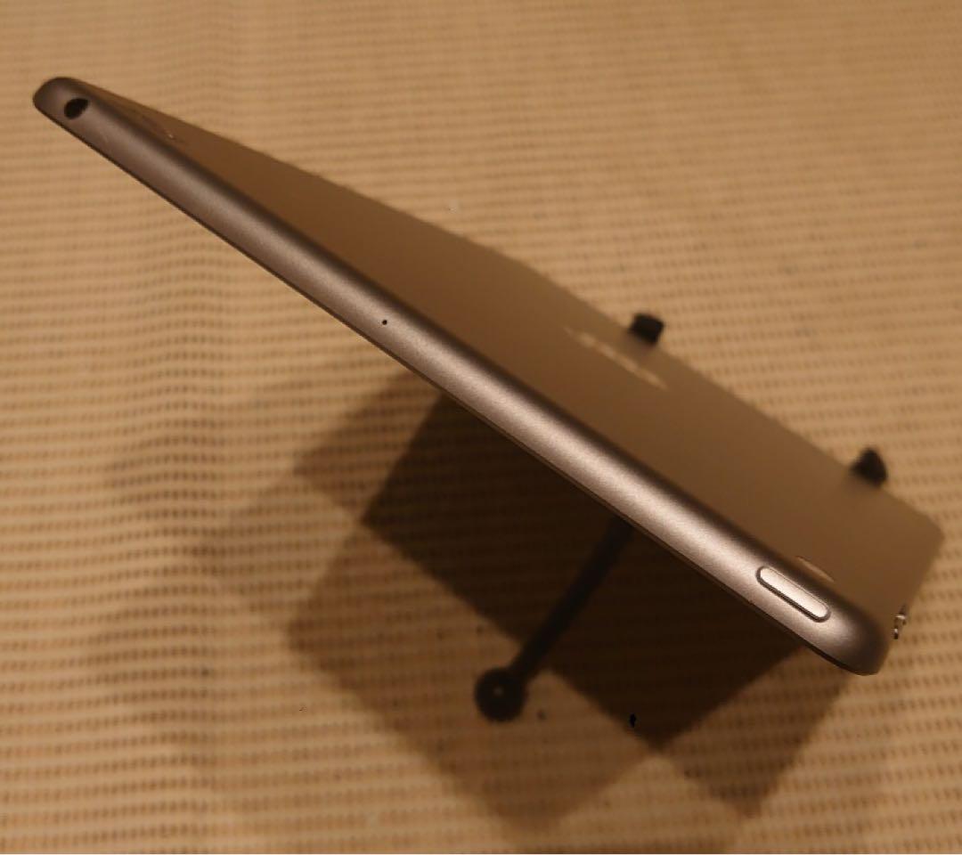 完動品iPad第6世代(A1893)本体32GBグレイ送料込ZJF8J