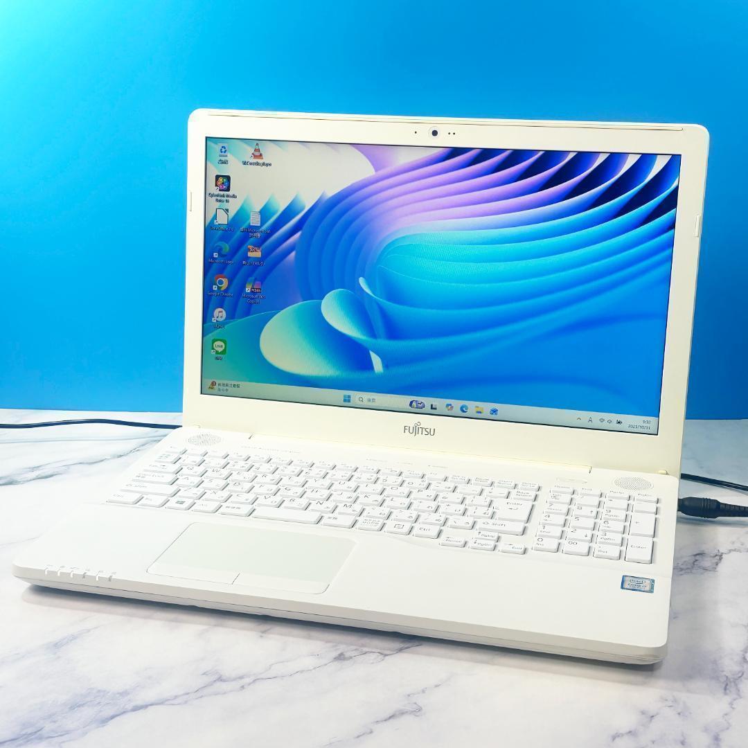 Corei7・16GB・SSD・DVDマルチ・Win11・ホワイトノートパソコン