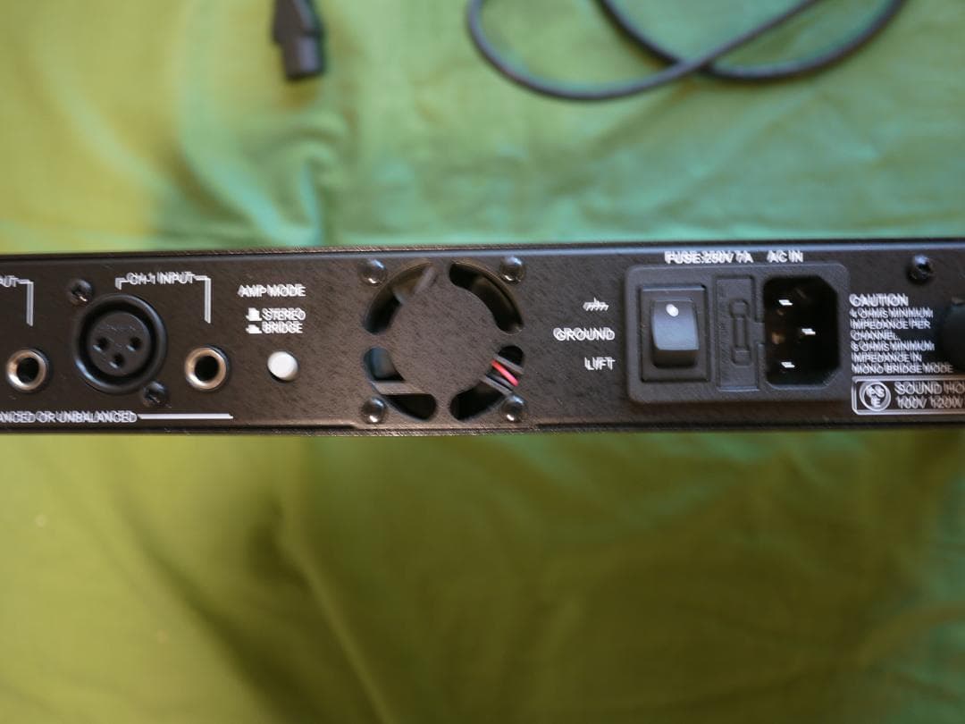 CLASSIC PRO　クラシックプロ 　CP400　ステレオ・パワーアンプ