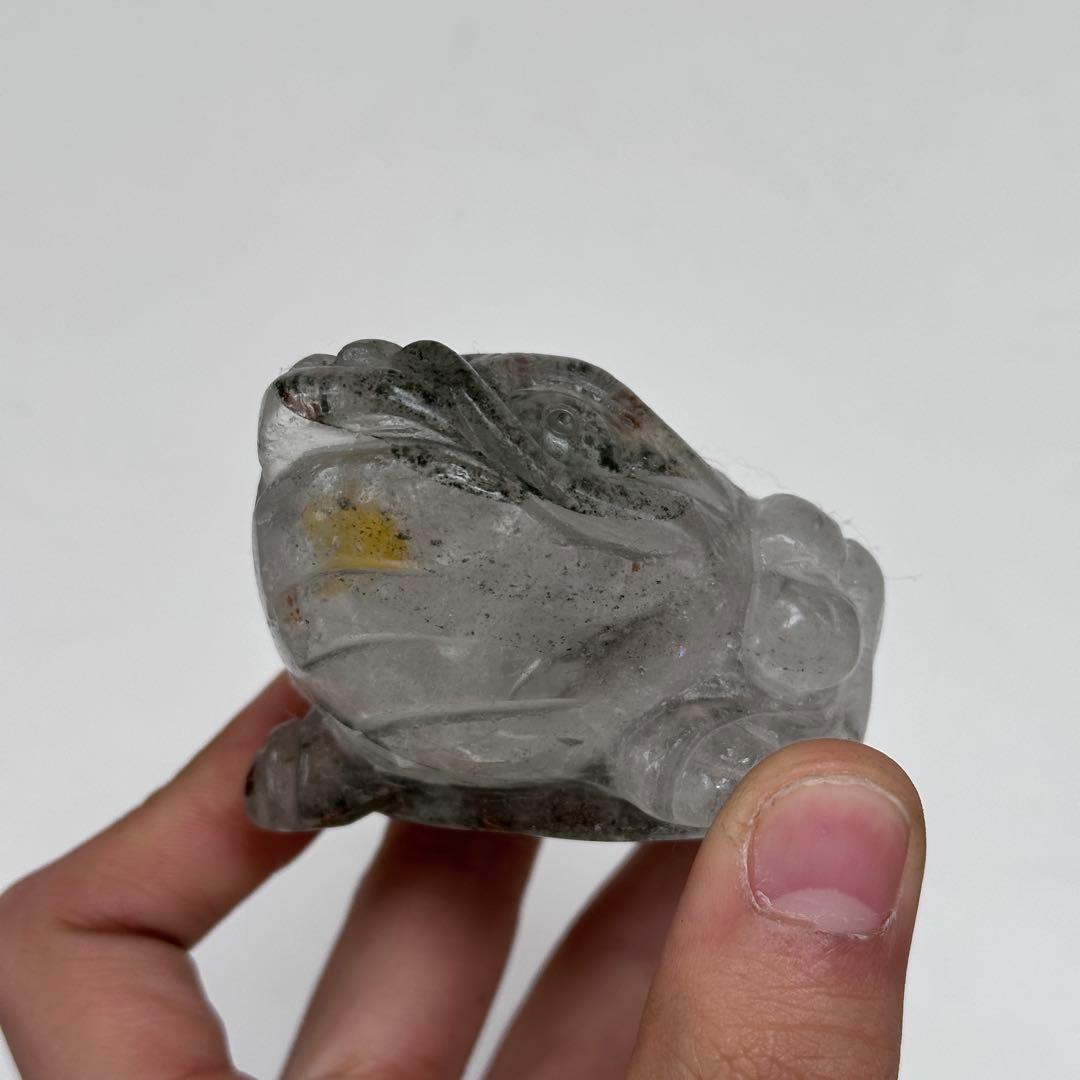 天然石ガーデンクォーツ共生水晶の銭蛙　置物　彫り物G.805