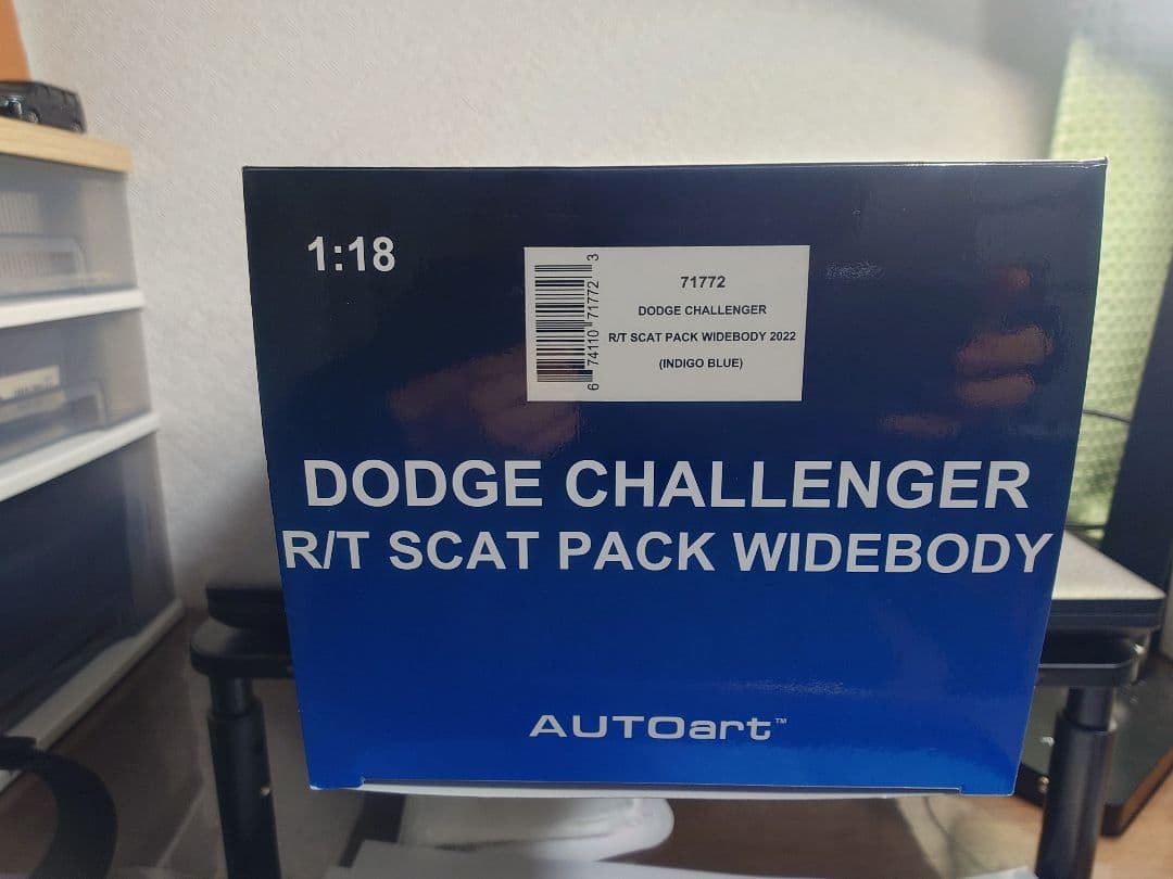オートアート 1/18 チャレンジャー