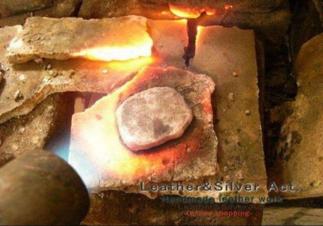 フクロウ　ペンダントトップ　ネックレス　手彫り　シルバー925、ｋ18　梟