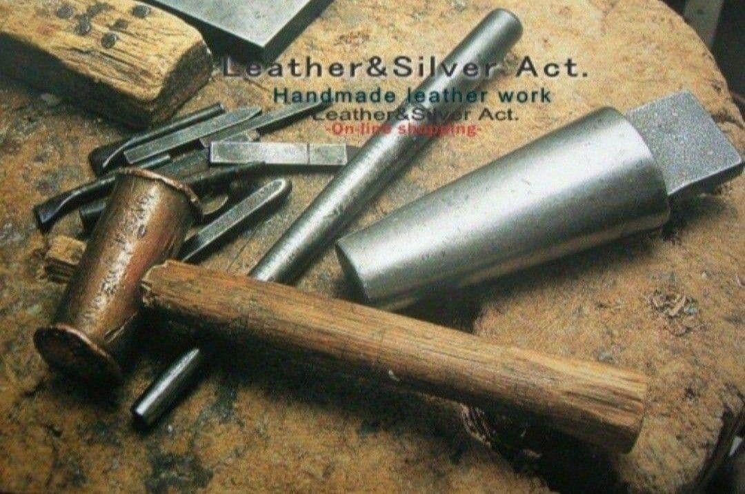 フクロウ　ペンダントトップ　ネックレス　手彫り　シルバー925、ｋ18　梟