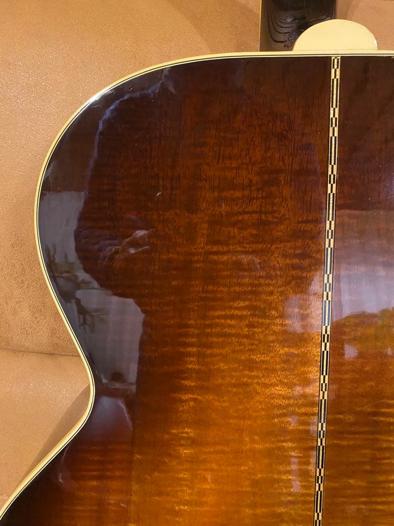 世界に36本だけのGIBSON J200 KOA MONTANA SPECIAL