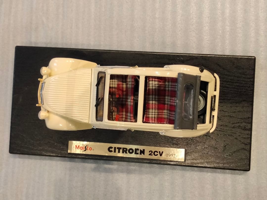 CITROEN　Spesial Edicion（店舗のシール添付あり）　箱あり