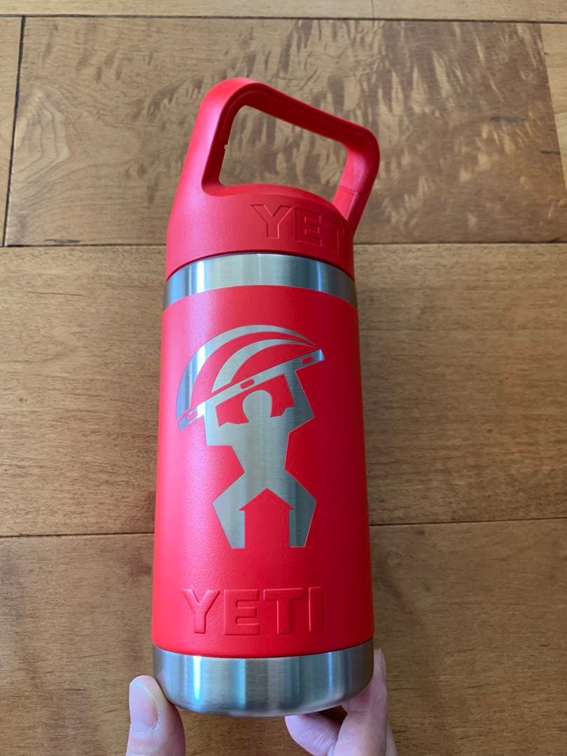 【YETI 】赤 ステンレススチール 水筒 ハンドル付き