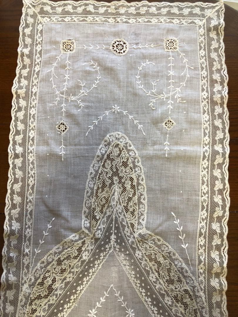 フランスアンティーク、ノルマンディーレース、テーブルランナー