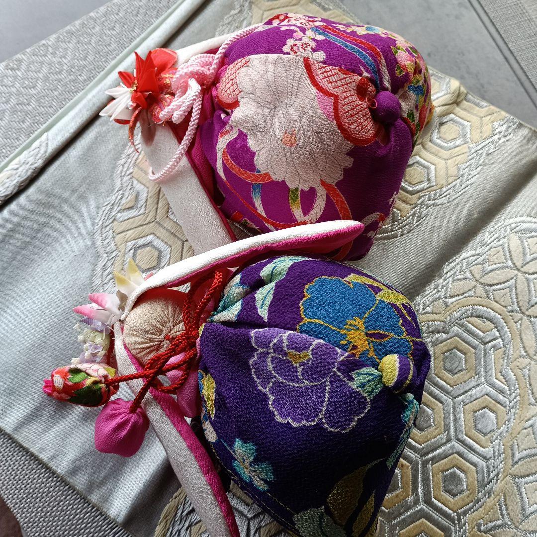 縮緬、カラフルなうさぎの人形2体、