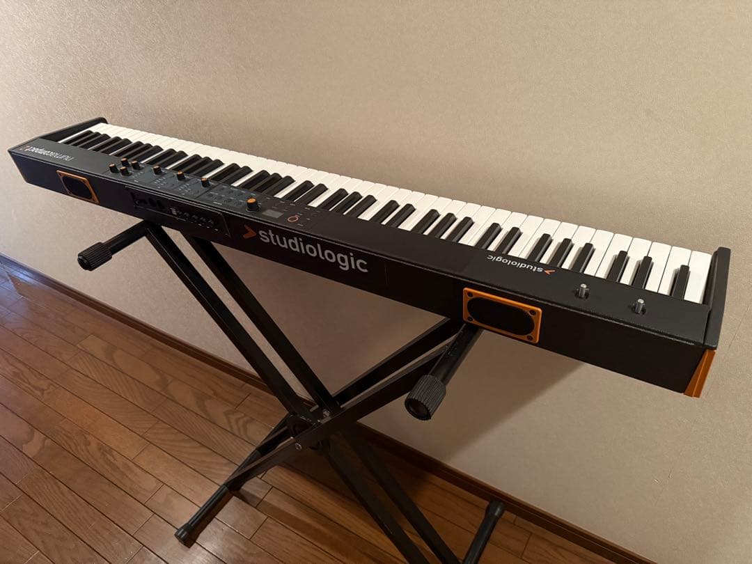 Studiologic Numa Compact 2 ペダル電源コードのみ新品