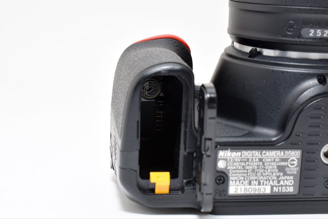 美品✨Nikon D5600✨新世代AF-P 標準レンズ付き✨高画質 スマホ転送
