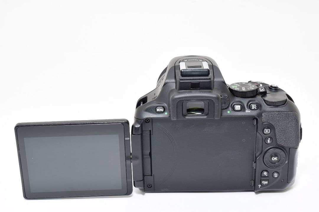 美品✨Nikon D5600✨新世代AF-P 標準レンズ付き✨高画質 スマホ転送