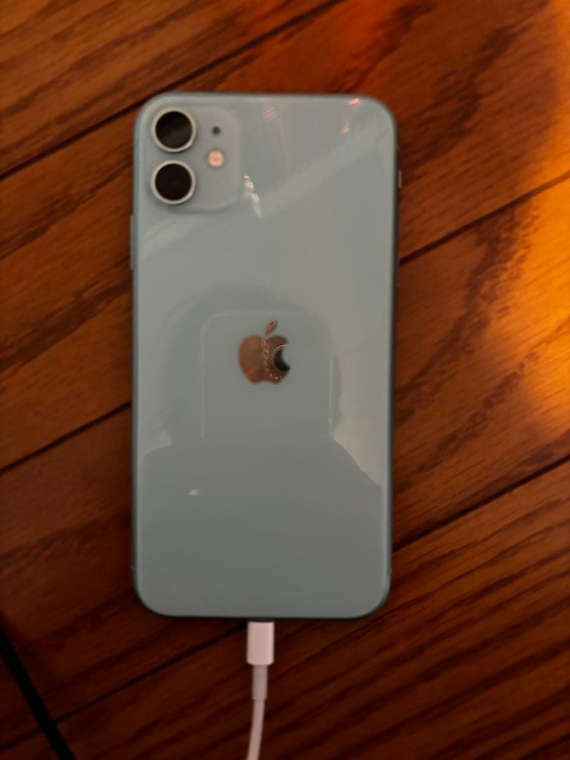 iPhone11 128GB グリーン 画面に多少の傷有り