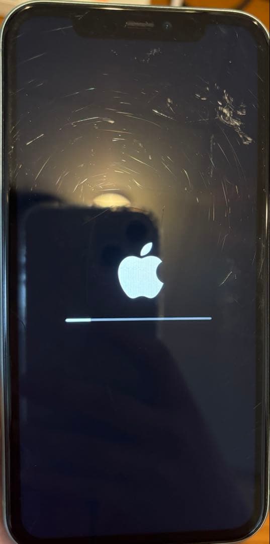 iPhone11 128GB グリーン 画面に多少の傷有り