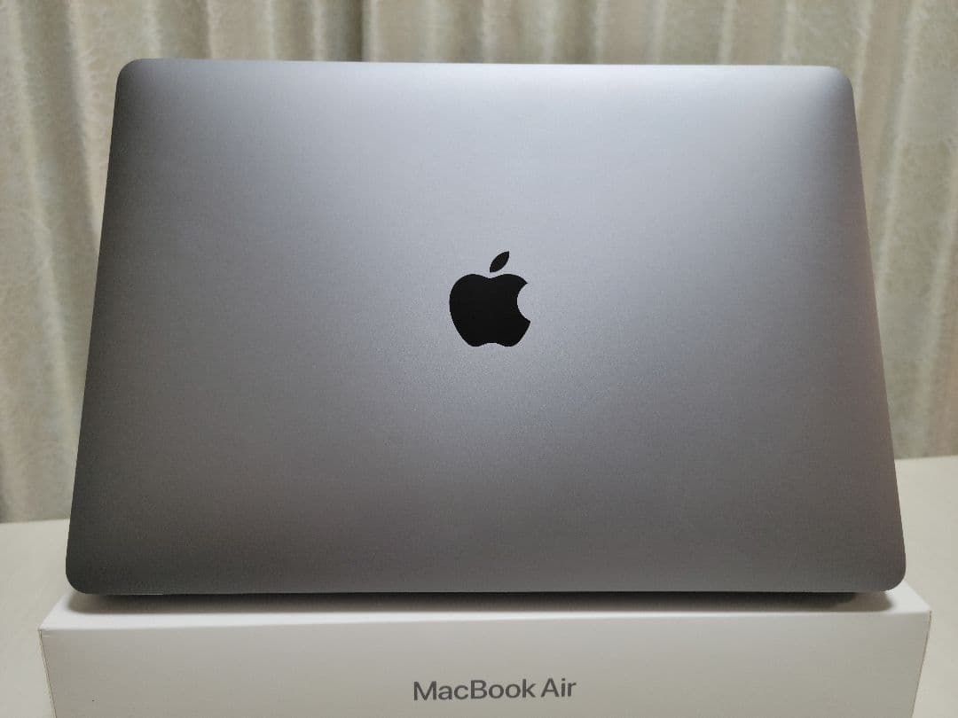 美品Macbook Air 2020 M1/8GB/256GB　9回充電100%