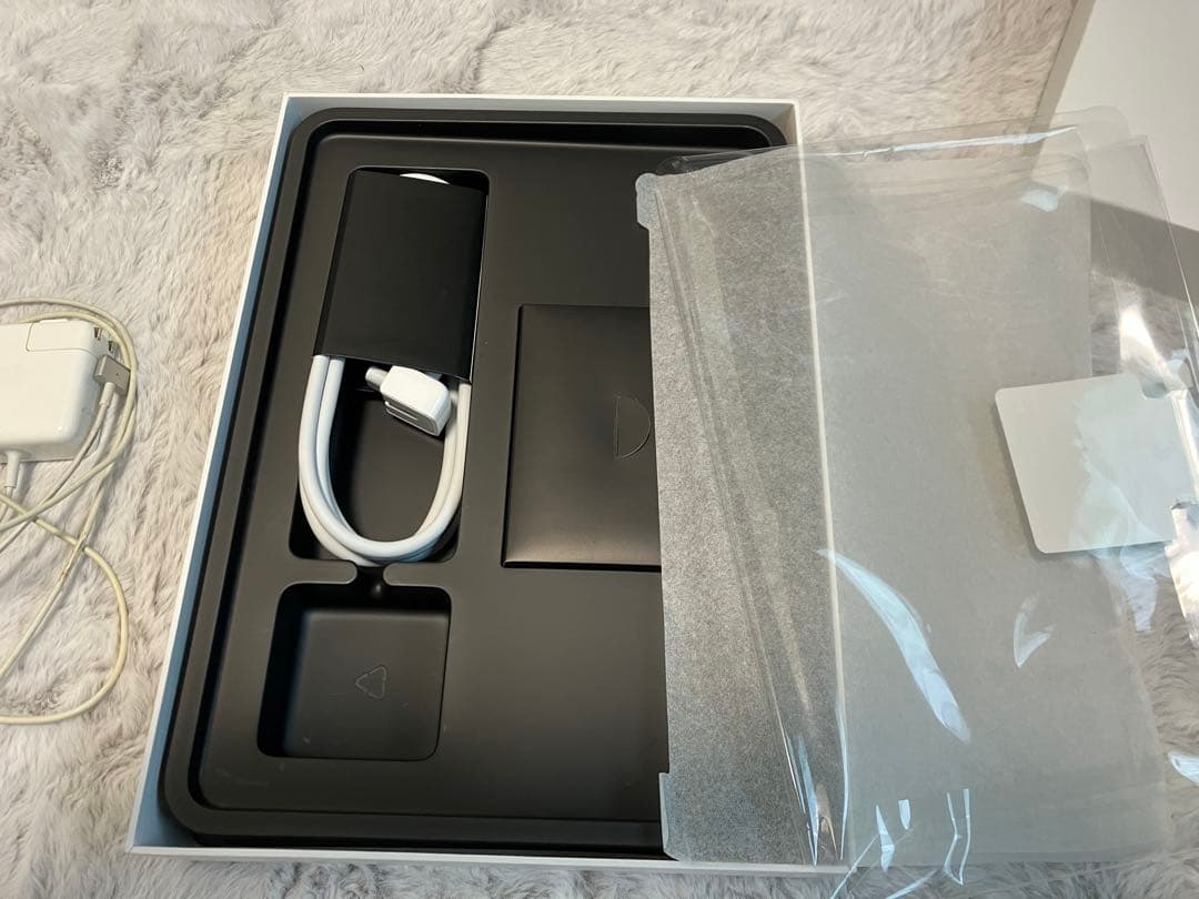 Apple MacBook Air A1466 13インチ　2015 early