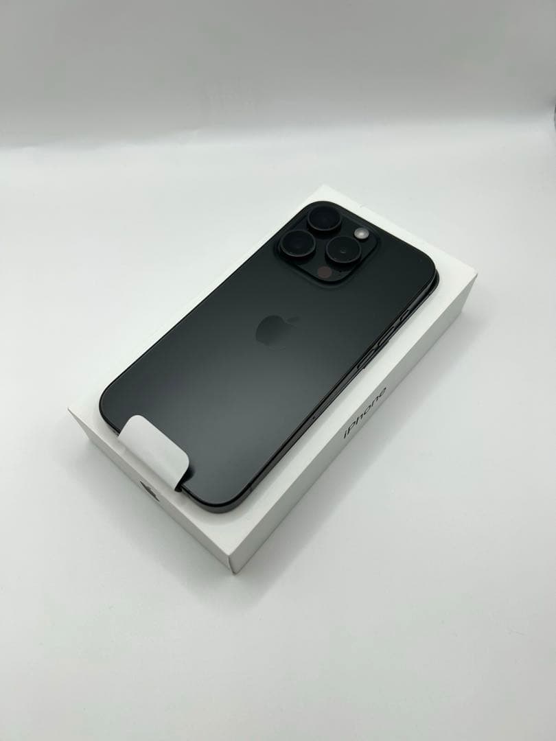 【新品未使用】iPhone 15 Pro 256GB ブラックチタニウム