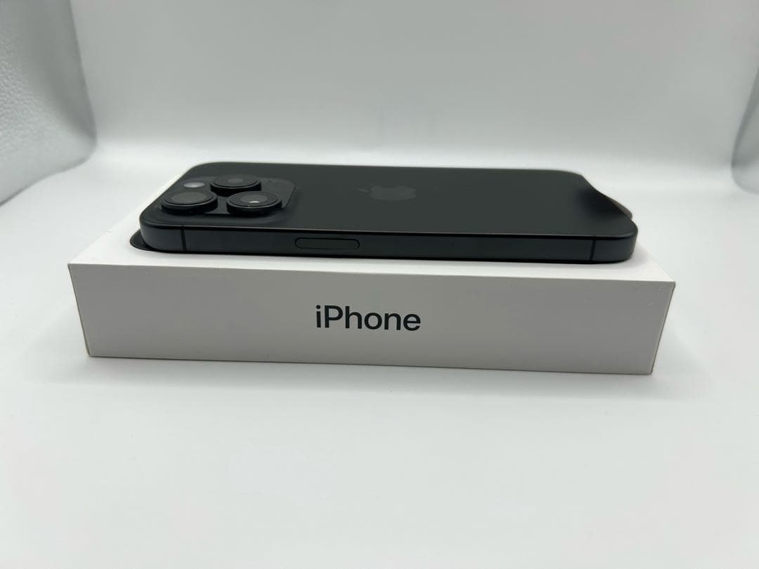 【新品未使用】iPhone 15 Pro 256GB ブラックチタニウム
