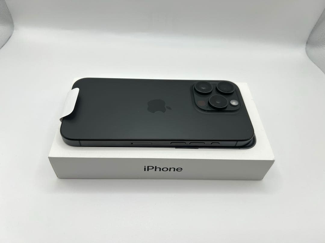 【新品未使用】iPhone 15 Pro 256GB ブラックチタニウム