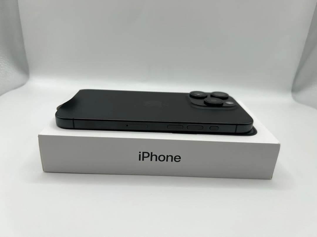 【新品未使用】iPhone 15 Pro 256GB ブラックチタニウム