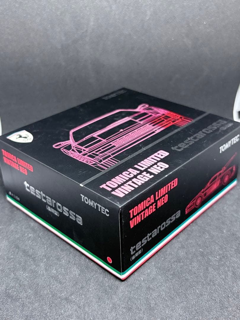 トミカリミテッドヴィンテージ フェラーリ テスタロッサ 後期型 赤