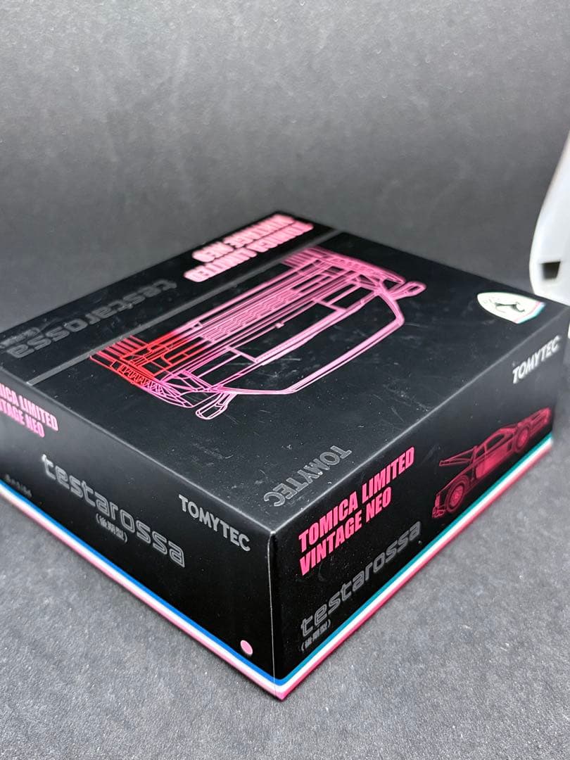 トミカリミテッドヴィンテージ フェラーリ テスタロッサ 後期型 赤