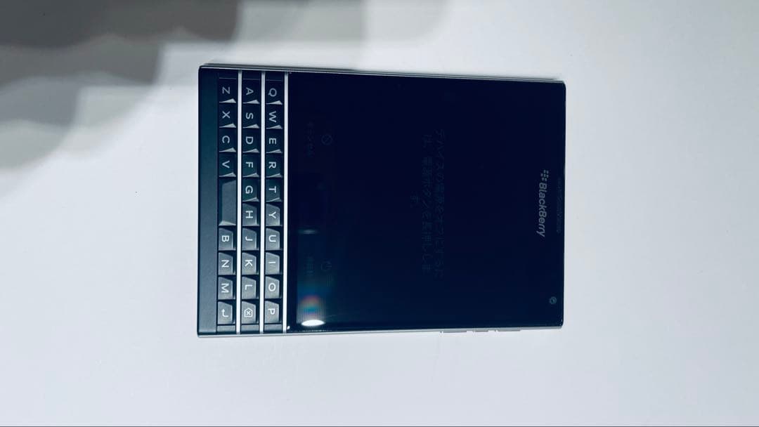BlackBerry Passport ブラックベリー パスポート 本体 美品