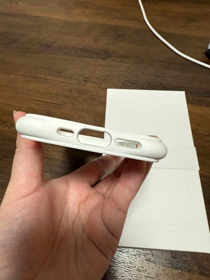 Casetify iPhone16pro専用 ウェーブ シリコンケース