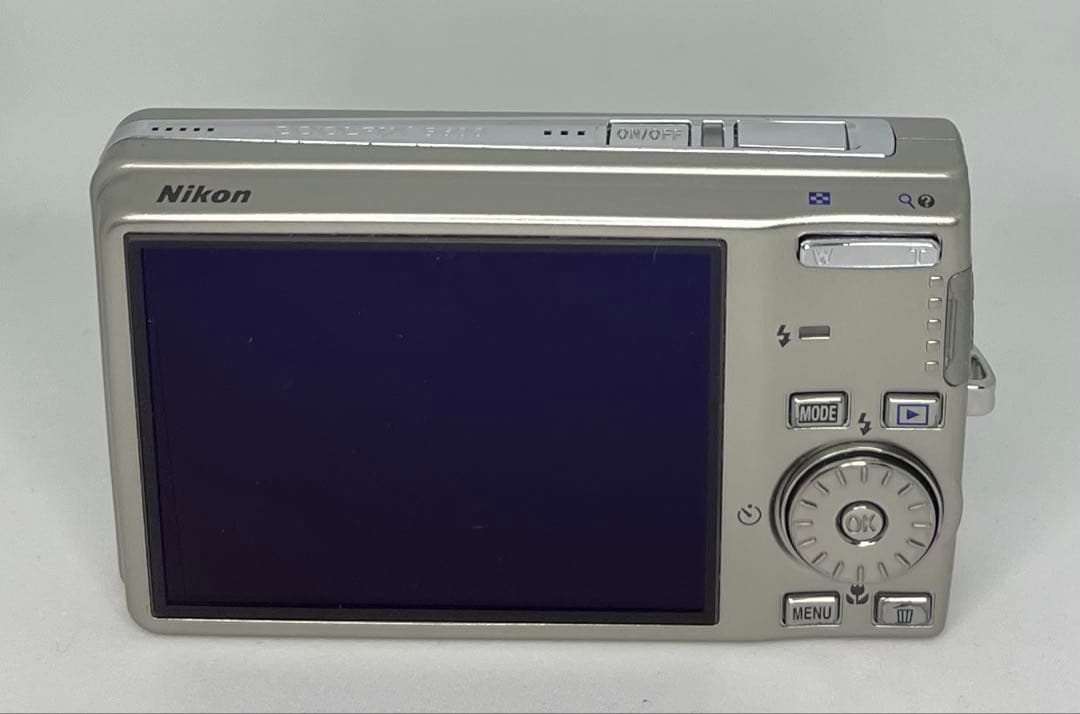 【動作品】Nikon COOLPIX S600【付属品付き】美品　チタンシルバー