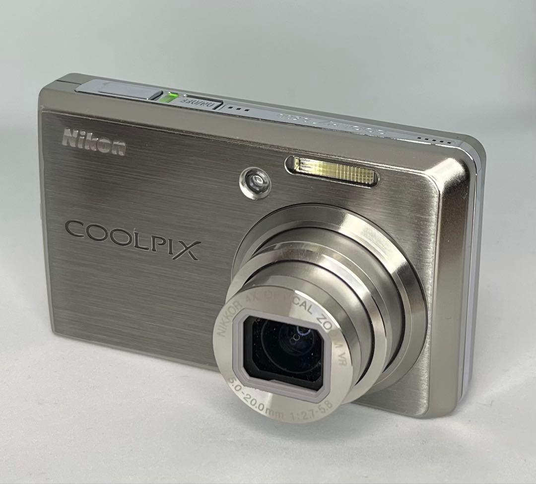 【動作品】Nikon COOLPIX S600【付属品付き】美品　チタンシルバー