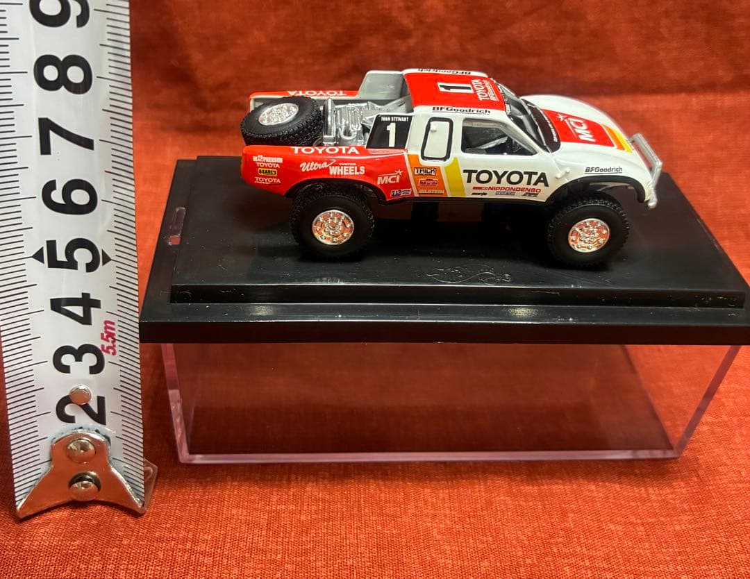 m*n様 ホットウィール　TOYOTA BAJA TRUCK 1/64 ミニカー