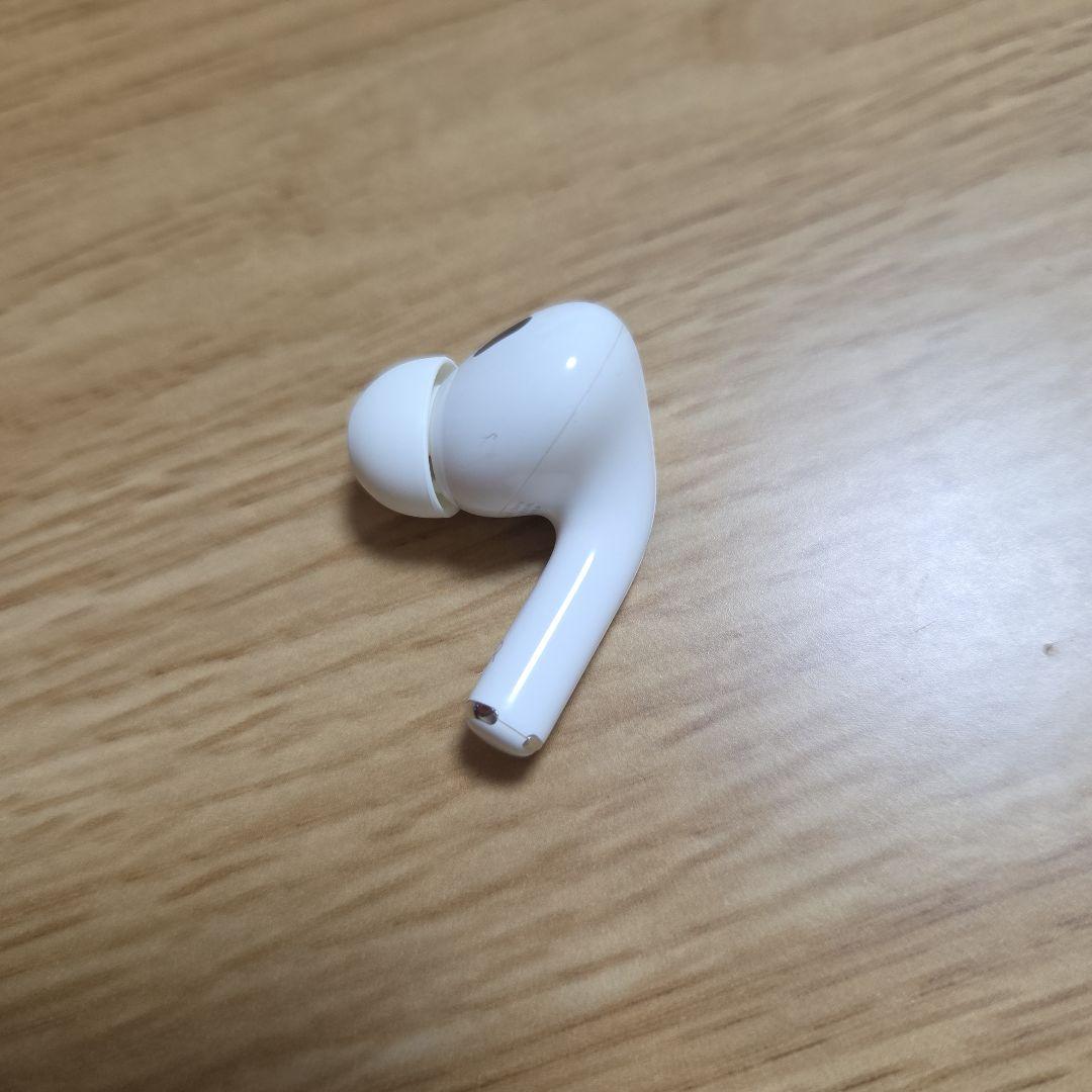 AirPodsPro A2698　右　右耳　イヤホン　ライトニング