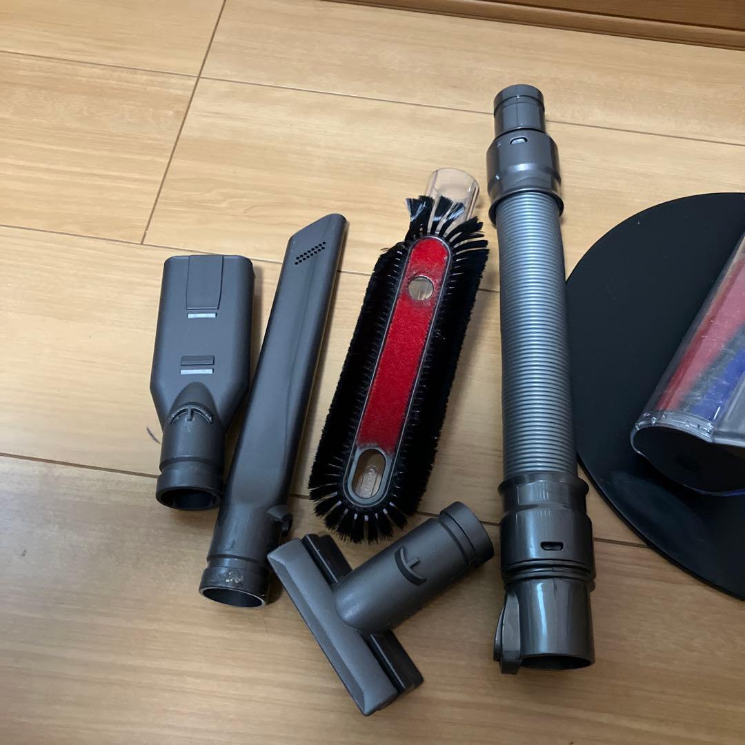 Dyson コードレス掃除機 紫/黒　スイッチ入りますがバッテリー切れ ジャンク