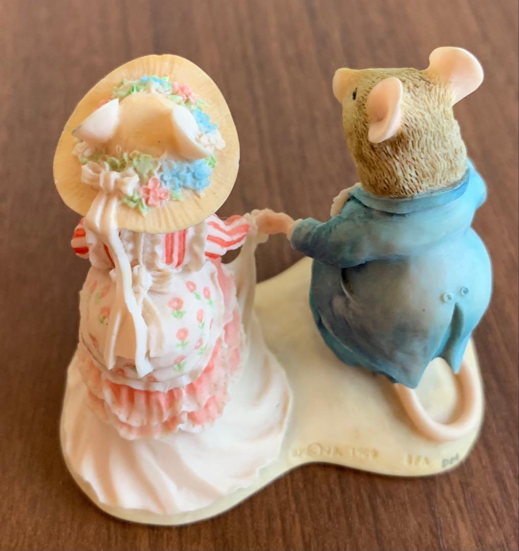 ダスティとポピー 新郎新婦 ウェディング ブランブリーヘッジ ボーダー 置物