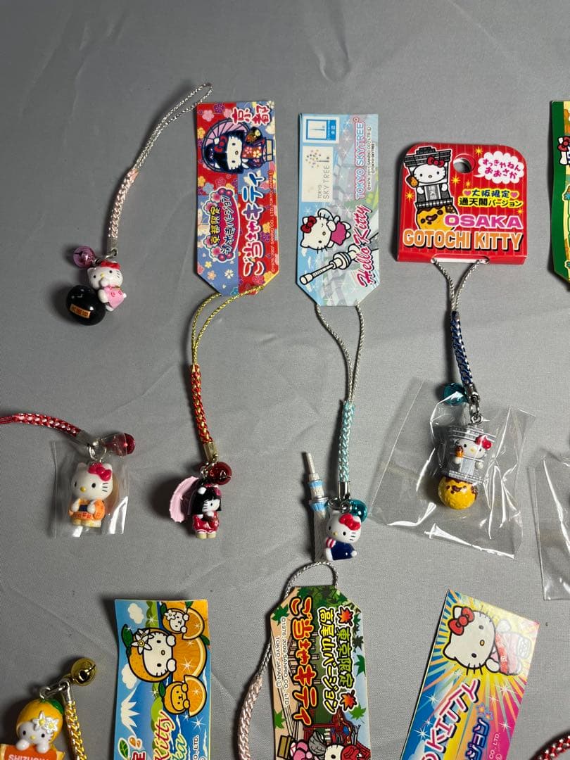 早い者勝ち　キティ　hello kitty ご当地　根付け　ストラップ　12本