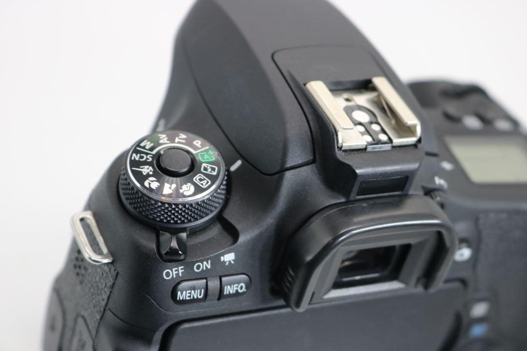 美品 【Canon EOS 8000D ダブルレンズセット】初期不良返品対応あり