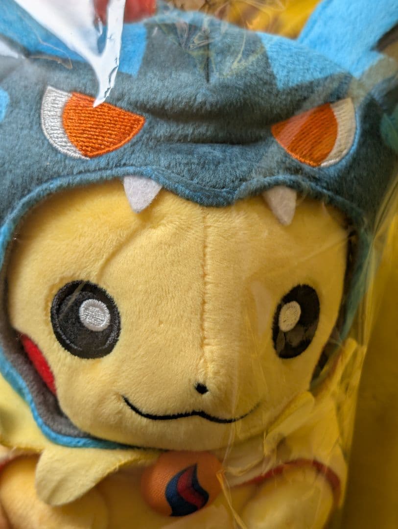 ポケモンセンター メガルカリオのポンチョを着たピカチュウ