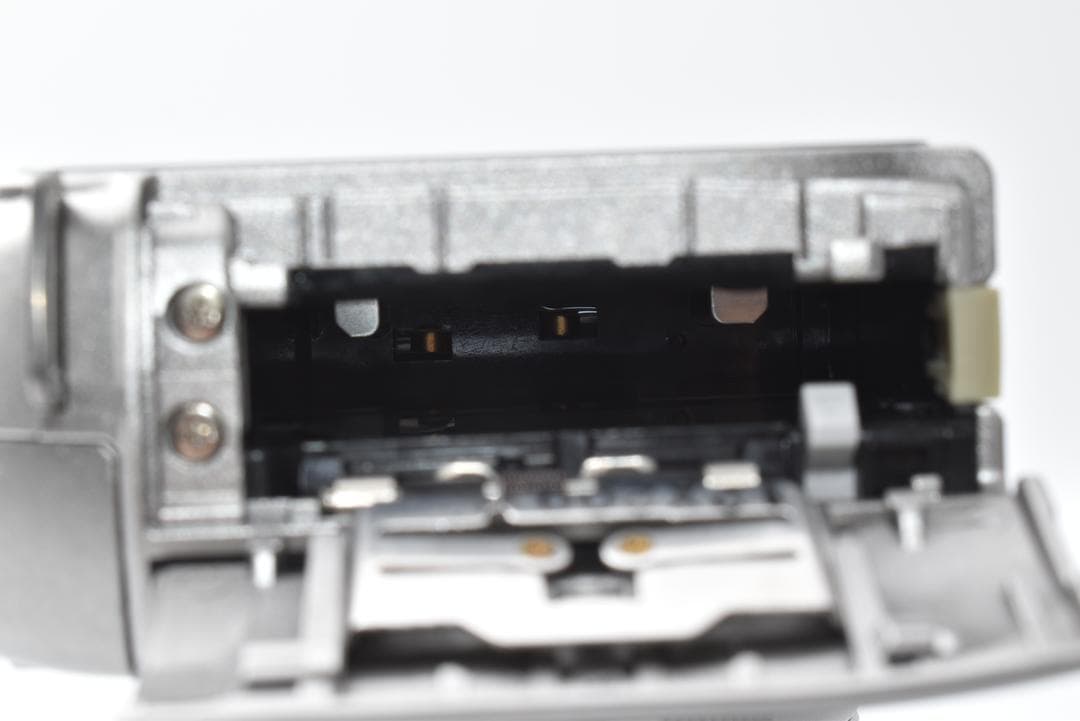 【バッテリーx2付き】ペンタックス PENTAX Q10 シルバー レンズキット