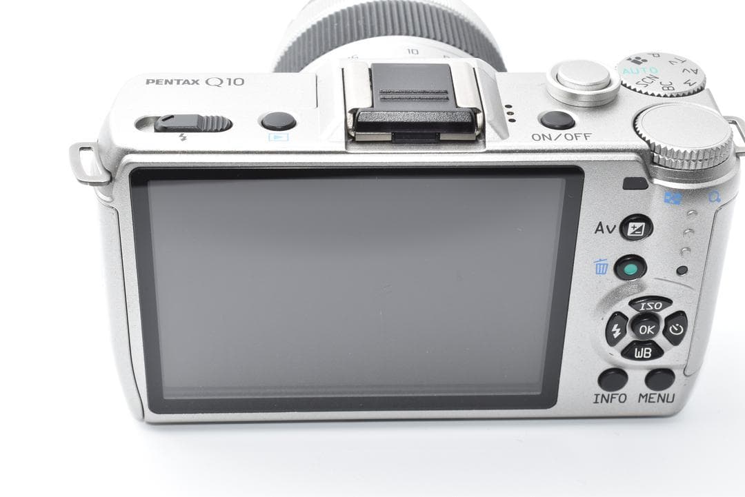 【バッテリーx2付き】ペンタックス PENTAX Q10 シルバー レンズキット