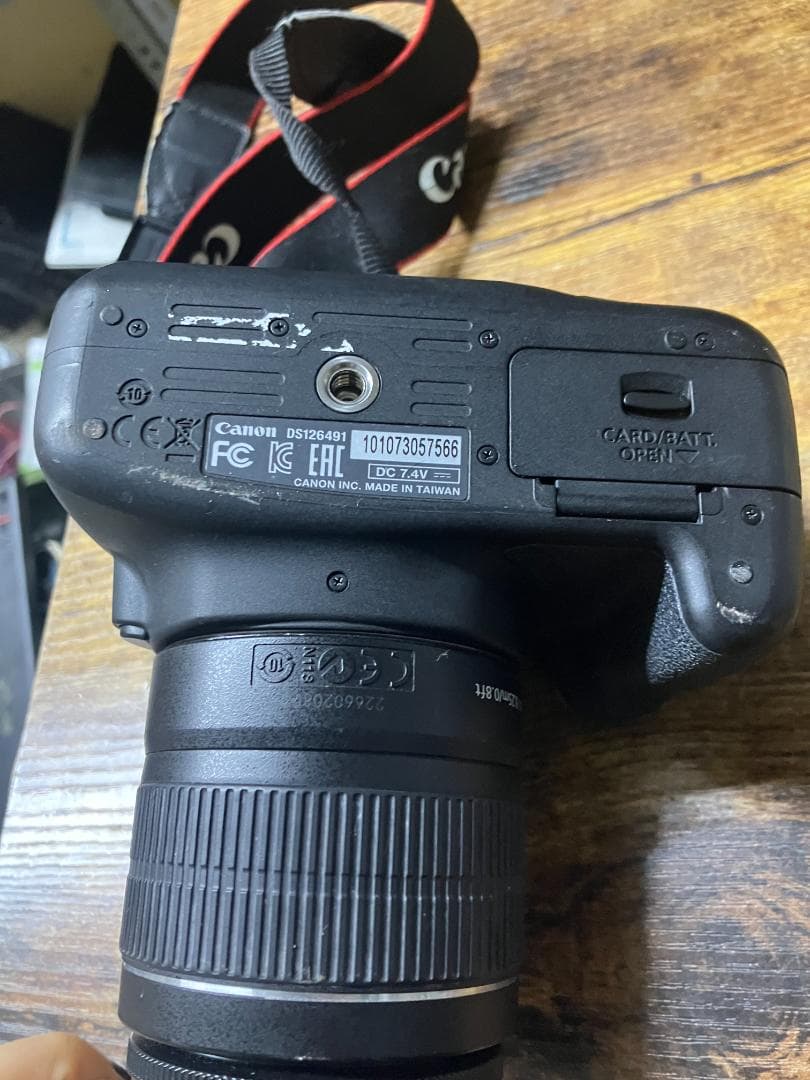 Canon EOS Kiss X70デジタル一眼レフカメラ #X