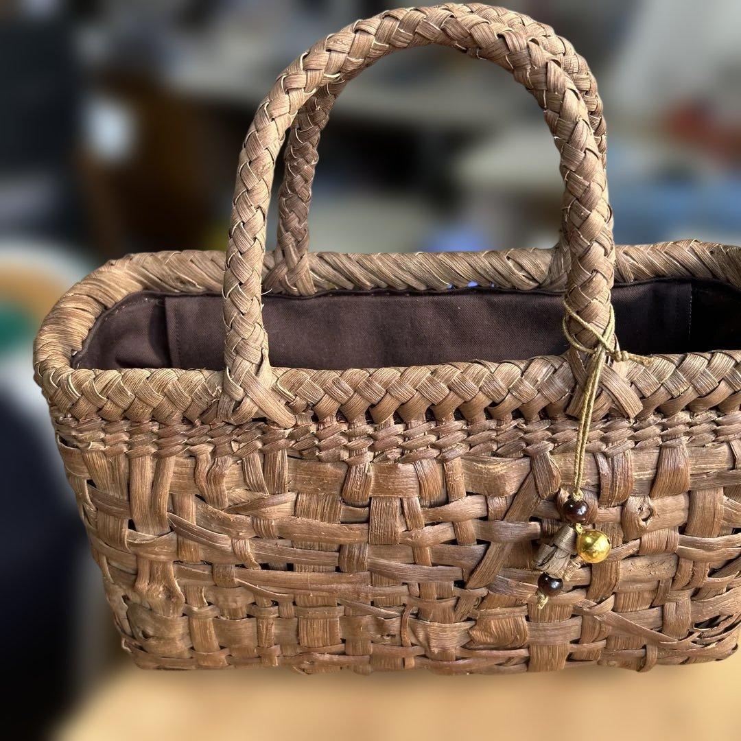 葡萄バック　8本丸編み余り出回っておりません
