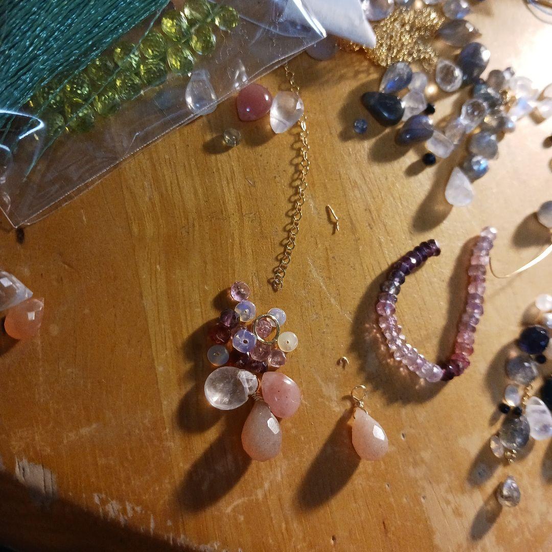 mmmmm 様現品限りブルーサファイアの贅沢ピアス14kgf