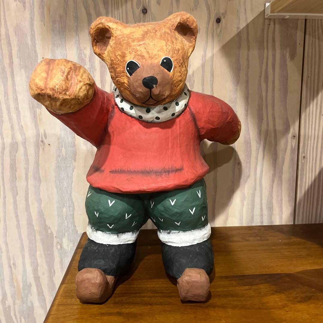 紙製クマの人形 メルヘンの世界