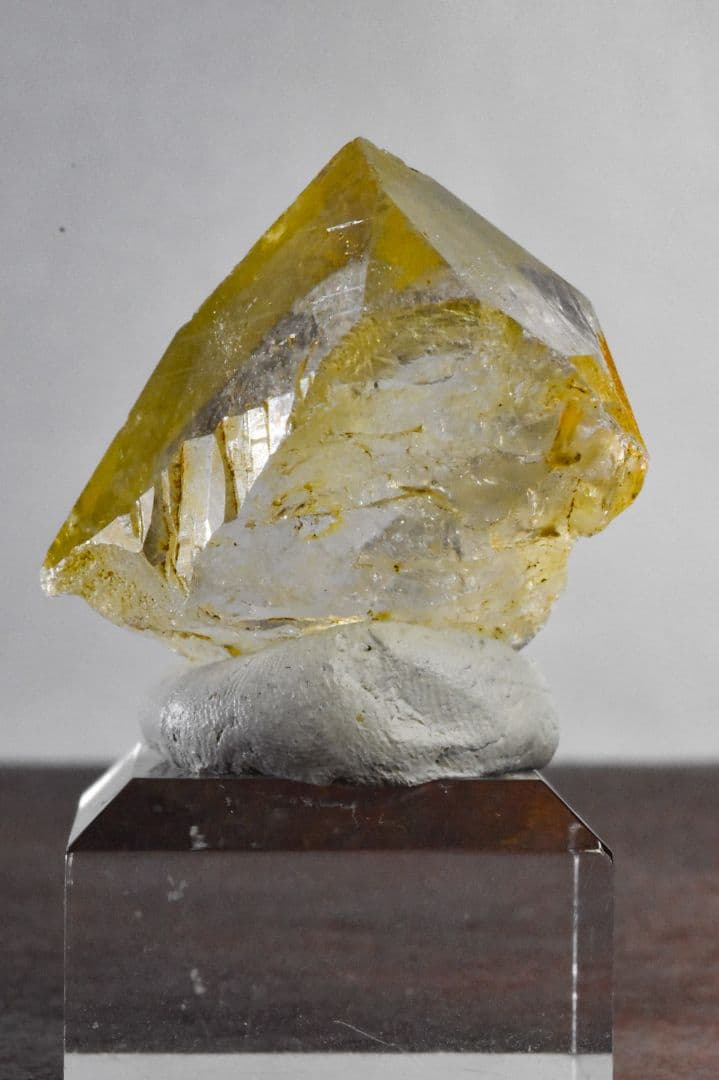 ガネーシュヒマール ヒンドゥン産 変形？水晶