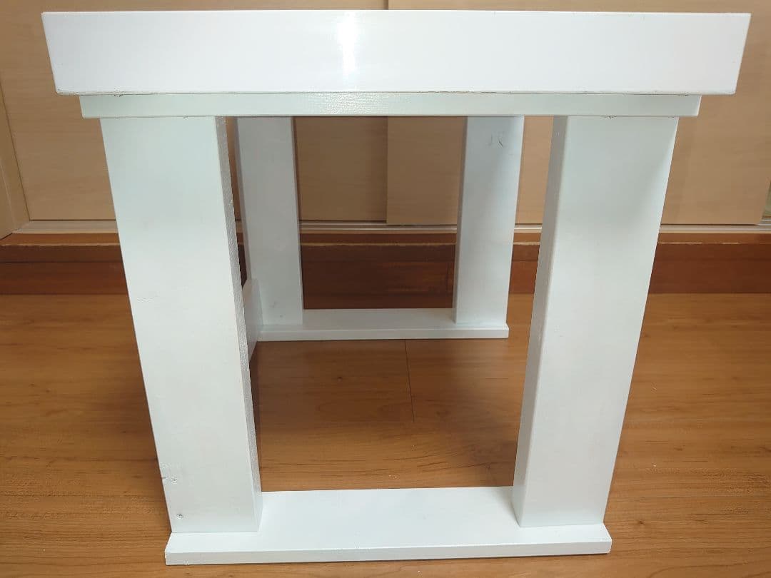 【累積168台目】１台用パチスロ実機の置き台（シンプルスタンド）★白色に塗装済み