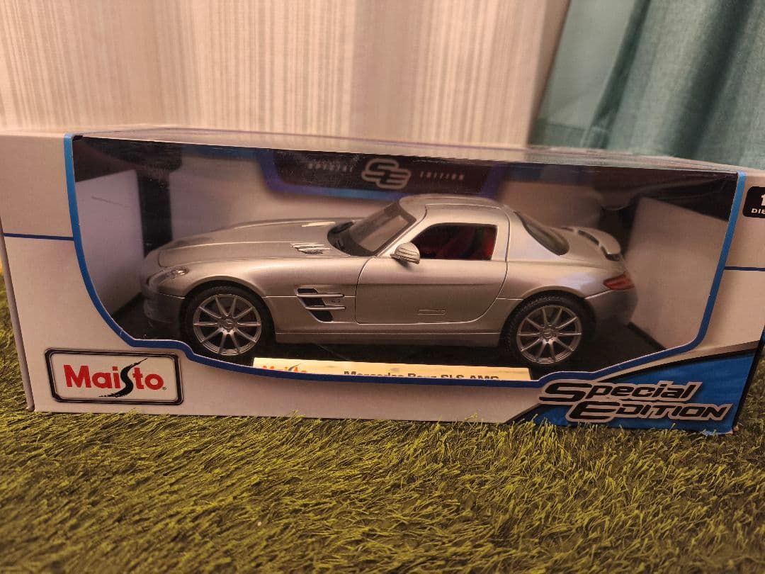 1/18 Maisto メルセデスベンツ SLS AMG シルバー