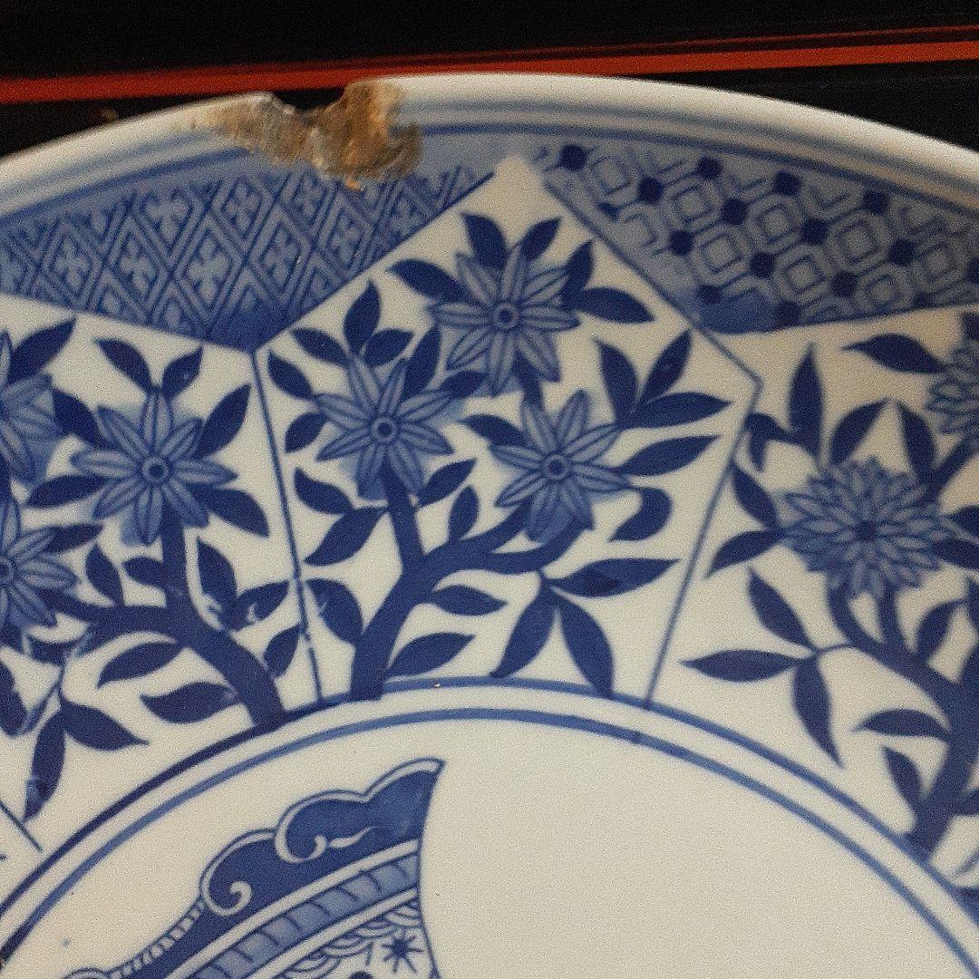 大明万暦年製染め付け花籠図大皿