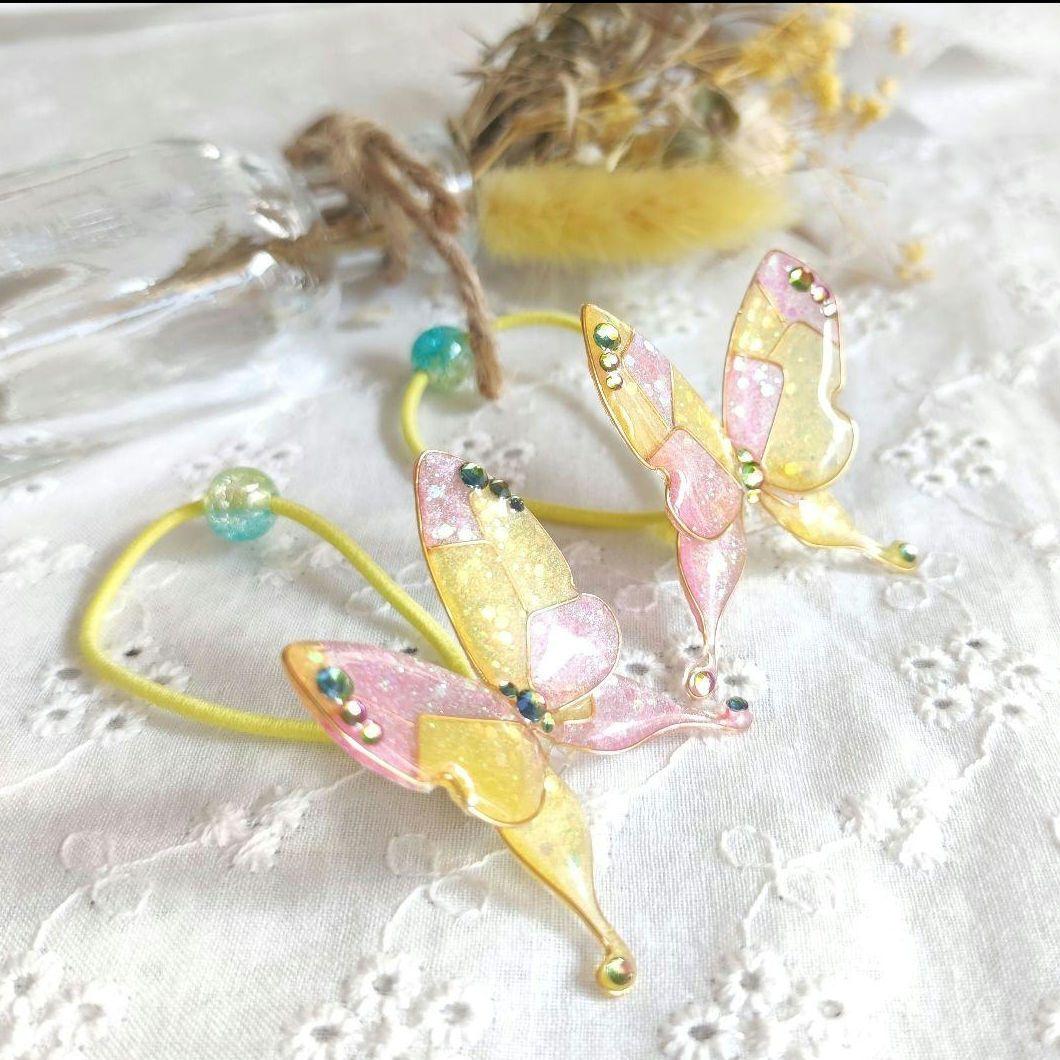 550円　イヤリング　蝶々　レジン