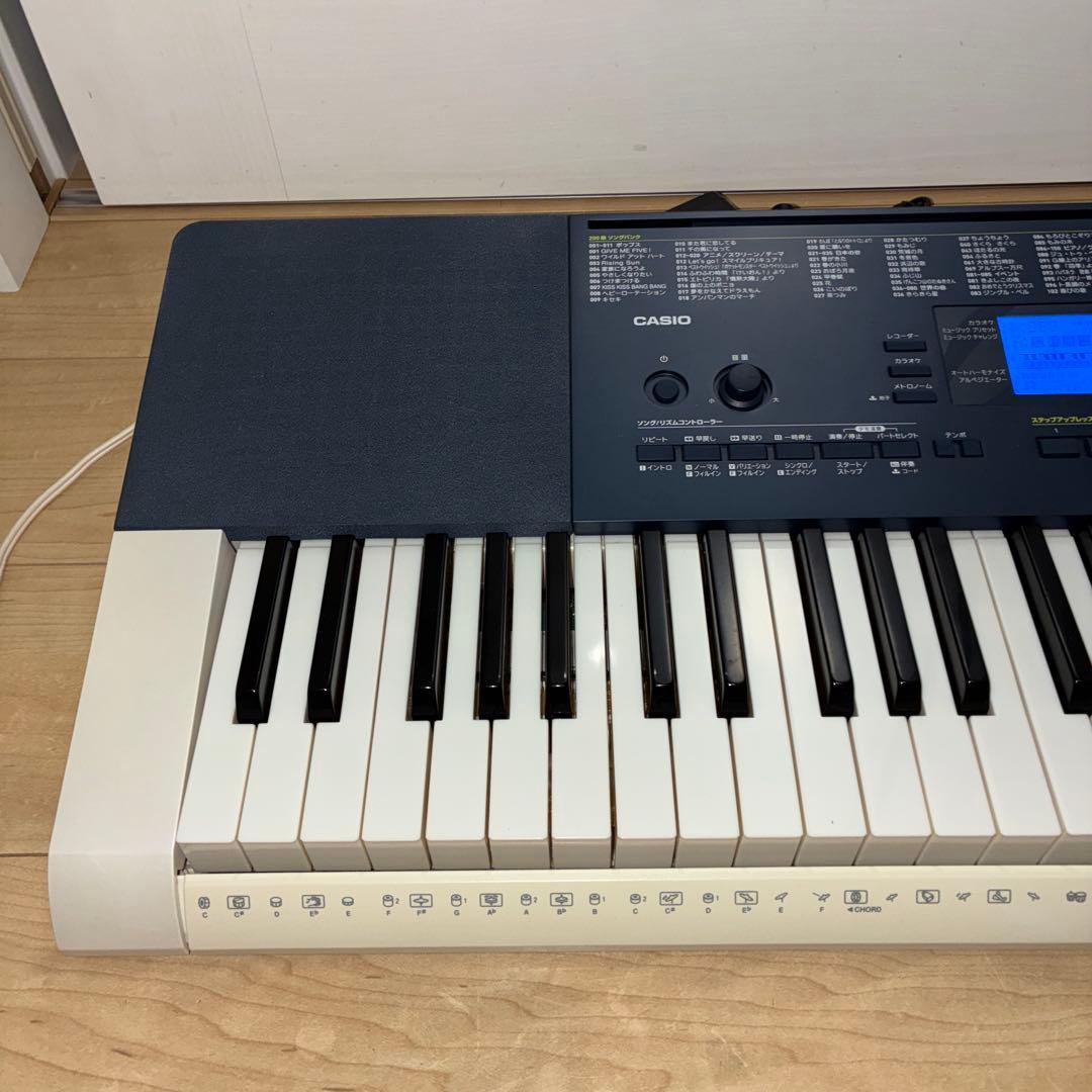 カシオ　電子キーボード　LK-215動作良好です　光キーボード！