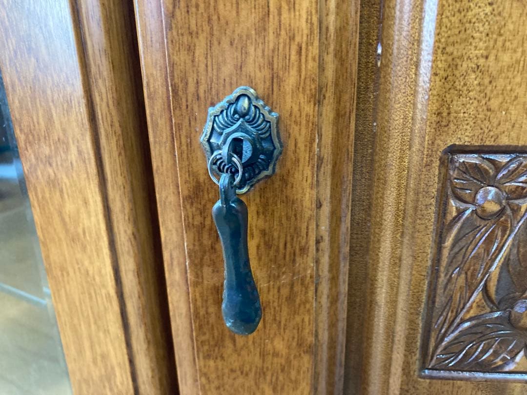 葉山ガーデン　ランカスターHC 木製ブラウンキャビネット ガラス扉付き