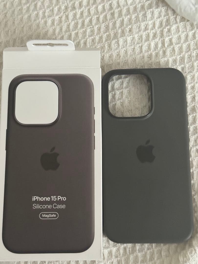 【10/27まで販売&値下OK】iPhone15Pro128GB 純正ケース2点